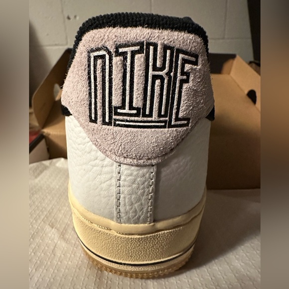 Nike Air Force 1 ‘07 LX Summit White/Black-Muslin Size 10 Women’s Size 8.5 Men’s - Picture 3 of 4